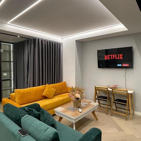 Luxury One Bedroom Apartment 티라나 외부 사진
